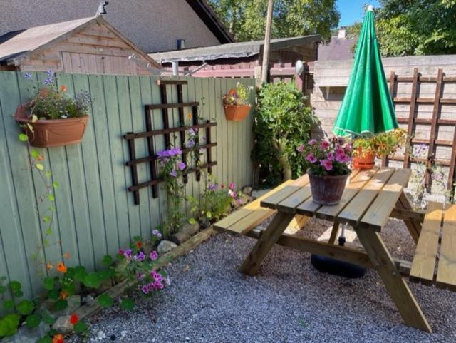 فيلا The Wee Hoose Near Loch Ness, Private Garden, Private Parking درامنادروشيت المظهر الخارجي الصورة